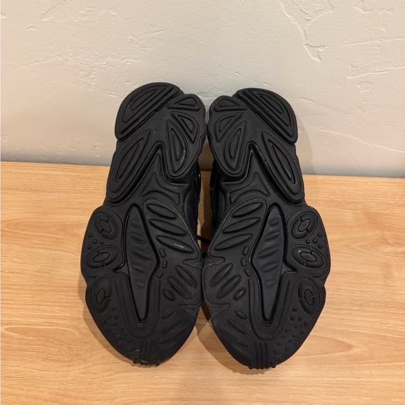 Adidas Women's Black Sneakers - Picture 6 of 9